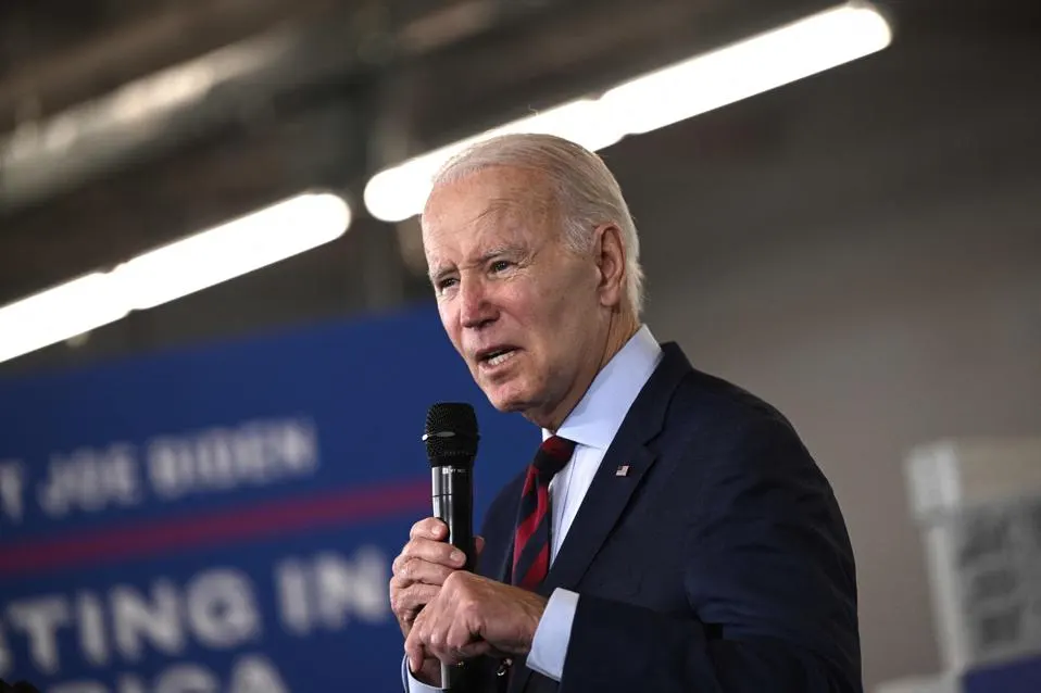 조 바이든(Joe Biden) 정부의 합의에 따라 학자금 대출 상환 유예가 더 이상 연장되지 않게 되었다.